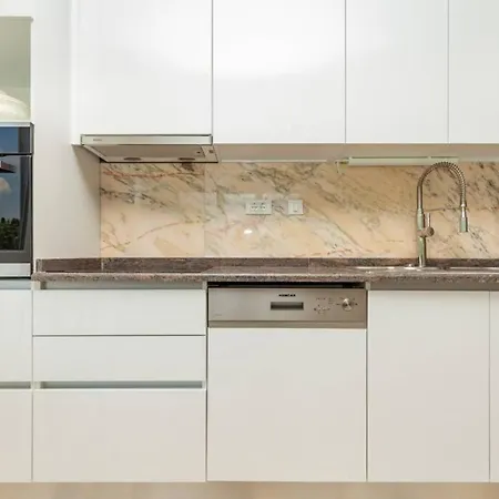 Art Delux **** Apartment