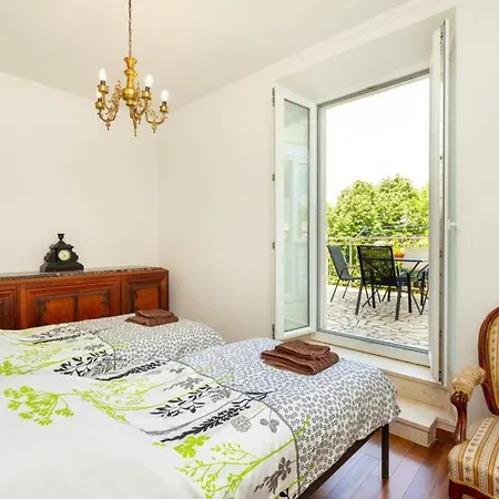 Apartment Art Delux **** *