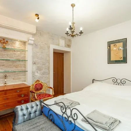 Art Delux **** Apartment *