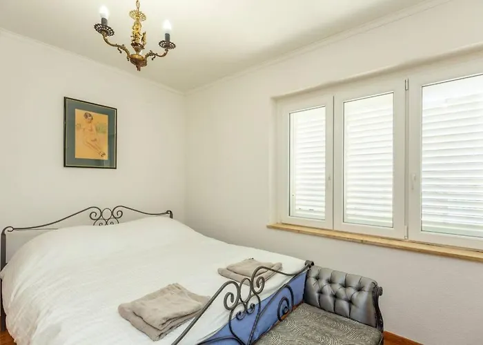 公寓 Art Delux **** *